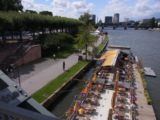 winke winke... bis gleich...