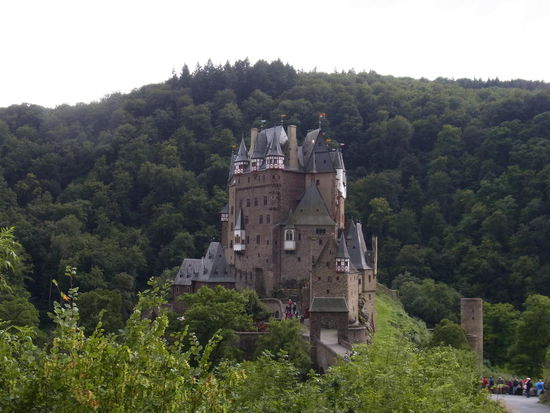 wie im Märchenland steht sie da - Burg Eltz