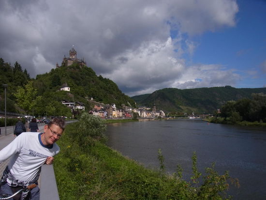 Im Hintergrund die Reichsburg von Cochem