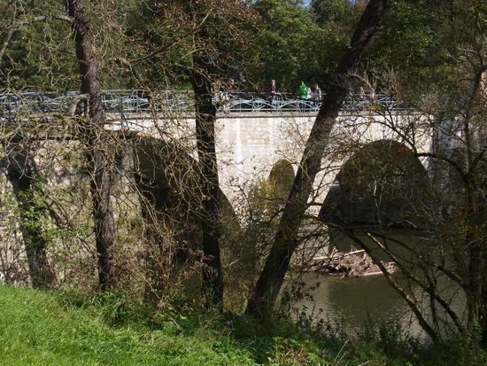 Brücke in den Stadtpark