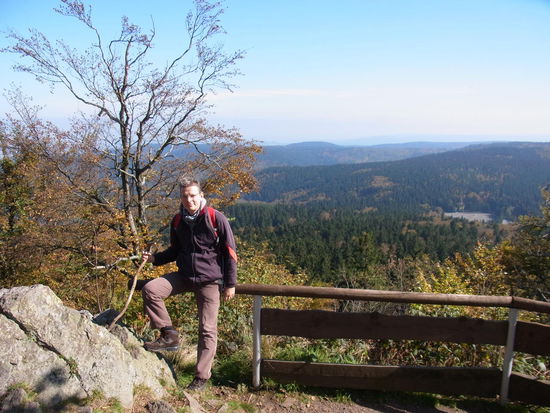 ...und von dort die  Aussicht geniessen, die leider etwas diesig ist.