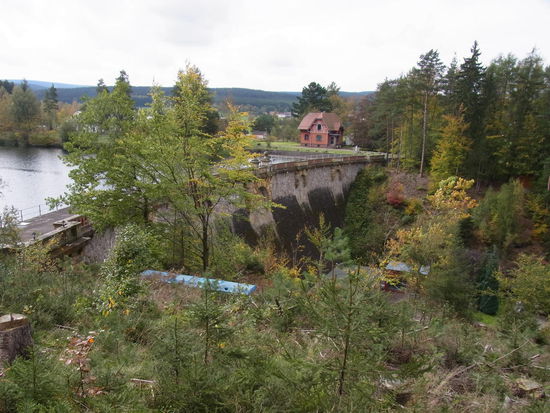 Rückansicht der Staumauer