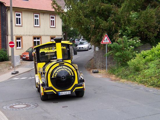 ...die Bimmelbahn vom und zum Schloss...