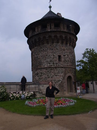 Der alte Wachturm beherbergt heute ein Atelier.
Man kann hier Fotos von sich in historisch nachempfundenen Kostümen machen lassen