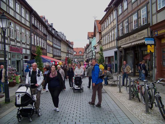 Tschüss bis morgen.