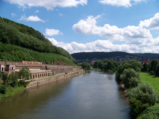 Die ersten Meter der Weser mit Rückblick auf Hann. Münden
