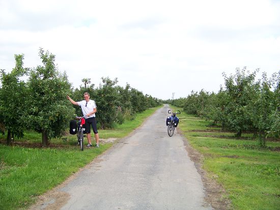 immerhin ein gut befahrbarer Weg, man weiß nur nie, wo man sich genau befindet