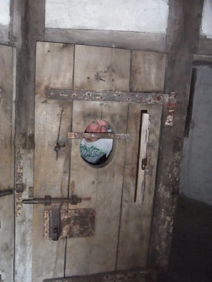 ...der diente früher mal als Gefängnis...