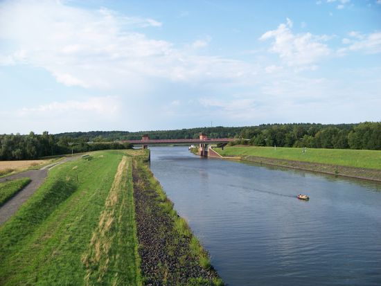 Hinter Boitzenburg fängt endlich das Biosphärenreservat der Elbe an und wir fahren auf dem "Grünen Band" weiter.