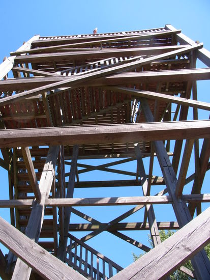 noch ein gut gebauter Aussichtsturm bei Grippel