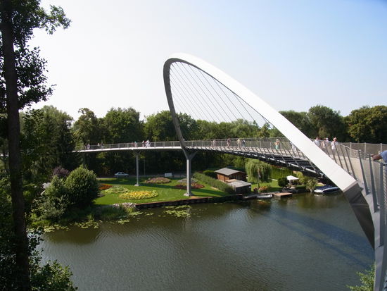 neu gebaute Brücke