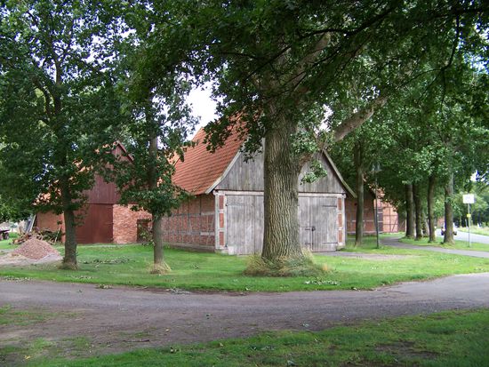 mehrere der alten Scheunen