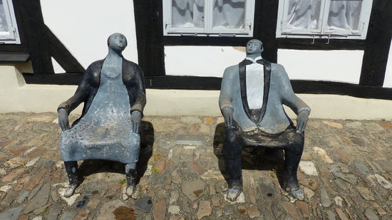 Das Wachpersonal vom Kunsthandwerksmarkt