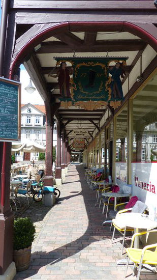 wo sind die Gäste für den Kaffeeklatsch??