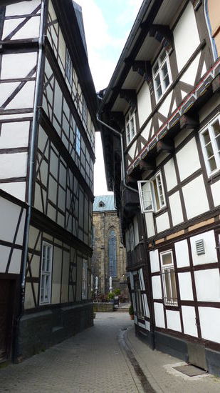 Wer stützt hier wen?