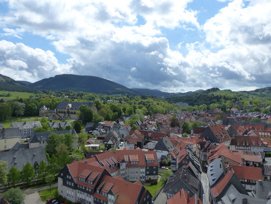 ...und von oben die tolle Aussicht geniessen.
Hier auf die Kaiserpfalz