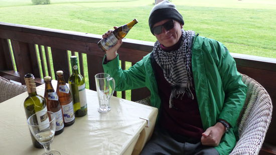 ...dann trinken wir uns eben das Wetter schön, basta!