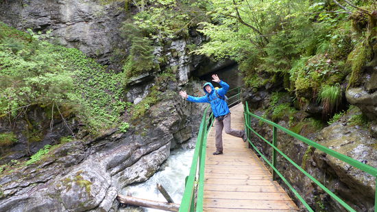 der angetäuschte kühne Sprung ins rauschende Nass