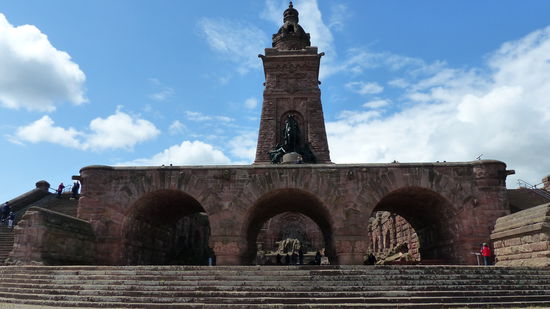 Das Kyffhäuser-Denkmal, erbaut Ende des 19. Jahrhunderts zu Ehren von 
Kaiser Wilhelm dem 1.