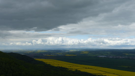 fantastische Stimmung auf der Erde und in den Wolken