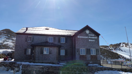 Station Höfatsblick - im Edmund-Probst-Haus können Wanderer übernachten