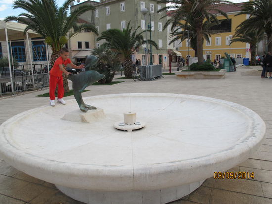 Delfine zu sehen ... gibts hier irgendwo für Touristen als Bootsausflug