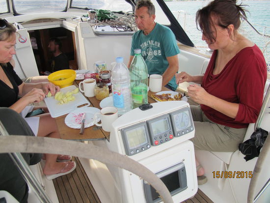 Eierkuchen mit Apfelstücken zum Frühstück ...  ... Dorit übertrifft sich einmal wieder selber.