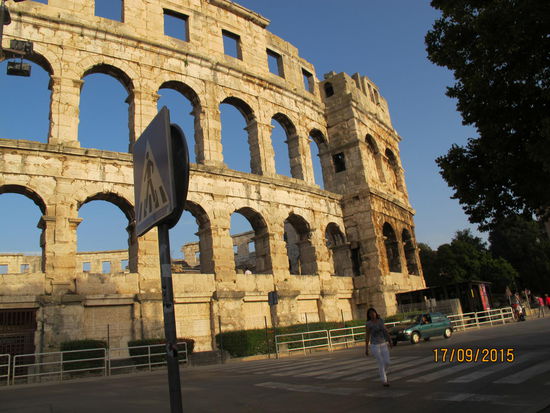 Natürlich führt unser "erster Landausflug" gleich zur Besichtigung des Amphitheaters, bevor es am Abend für Besucher geschlossen wird.