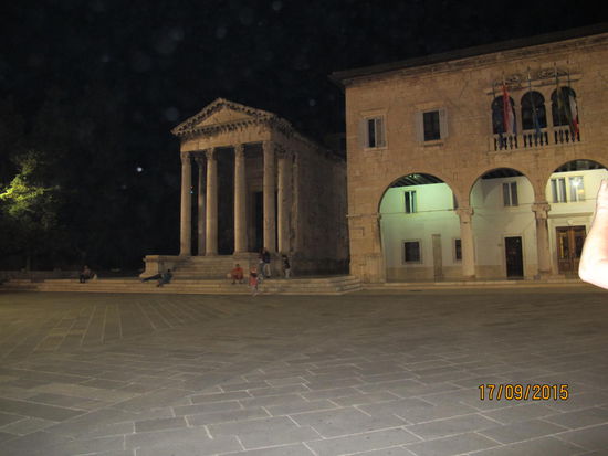 Hier lässt sich erahnen, dass es noch viel mehr in Pula zu sehen gibt. Leider haben wir nicht unbegrenzt Zeit.