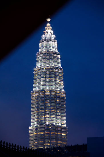 Also Oberkörper nach links neigen, in die Hocke gehen und den Kopf ein wenig in den Nacken legen - dann hatten wir diesen Blick 