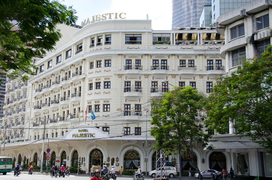 Hier hat Graham Green in den 50iger Jahren den Roman "Der stille Amerikaner" geschrieben (wen´s interessiert...)