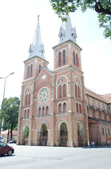 Notre Dame Kathedrale ....1890 von den Franzosen erbaut