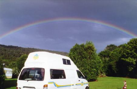Unser Campervan auf dem Campingplatz von Papatowai, Catlins, Südinsel