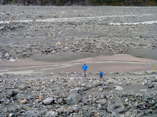 Steinwüste mit Team blau