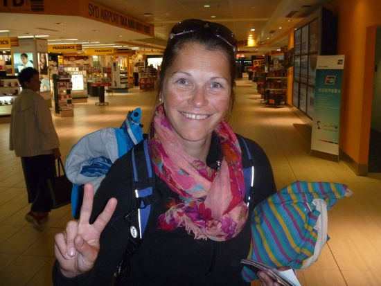 Ankunft Sydney, das Bild täuscht, wir waren ganz schön hin. Aber wir versuchen es-