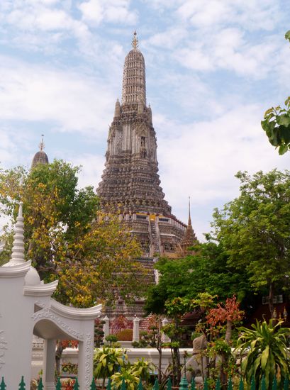Wat Arun mit der 82 m hohen praang