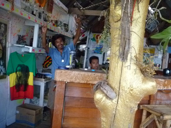 ..von der Thai-Raggae-Bar (Ben macht jetzt auch immer Photos und hält ungeniert drauf)