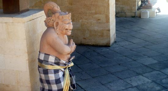 Bali..Insel der Götter. Diese begrüßen uns überall.