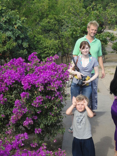 Die Crew in Ulu Watu...aufgepaßt auf die Killer Affen.