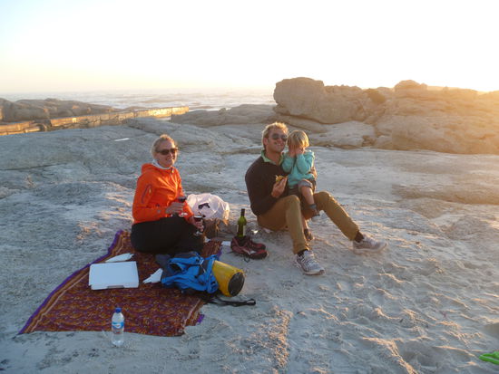 Rotwein und Pizza bei Sonnenuntergang!