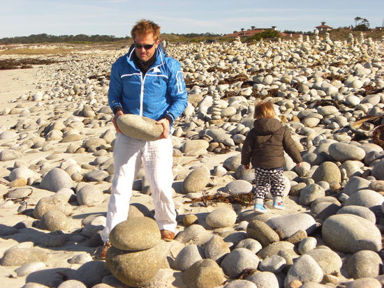 Wir bauen natürlich das größte Steinmännchen von allen...Ehrensache!