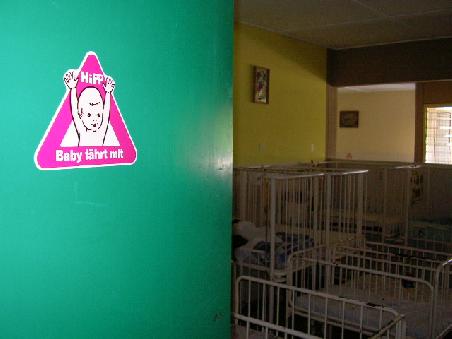 Ein "Nursery"-Zimmer. Hier ist der Platz für Säuglinge und Kleinkinder.