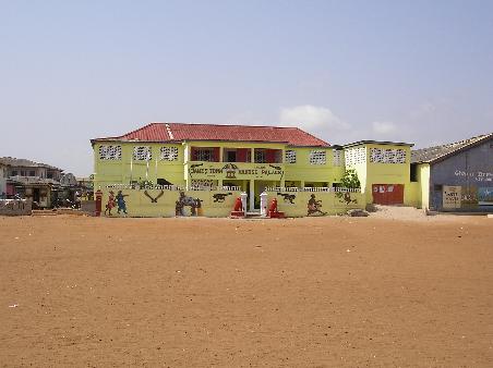Das Haus eines "Ga-Chiefs". Die meisten Anhänger dieser Ethnischen Gruppe leben in Grater-Accra.