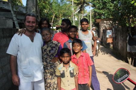 von dieser Familie in der Nähe von Kollam wurden wir fast nicht mehr losgelassen