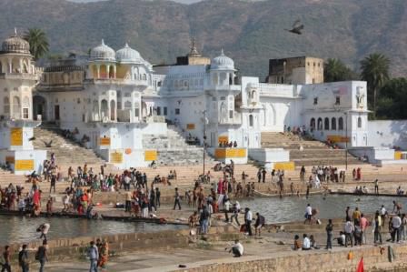Pushkar See, ein großer Swimmingpool (nur für Inder, leider ist auch dieser See sehr verschmutzt)