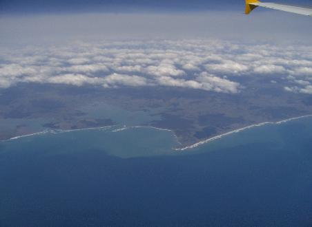 Aotearoa - das Land der langen, weissen Wolke von oben!
Es faellt schwer, ihm den Ruecken zuzukehren, deshalb war´s zunaechst nur fuer eine Woche ...