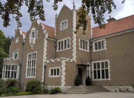 Das ist Olveston, ein historisches Haus (d.h. in NZ Anfang 1900), erbaut von einem reichen, englischen Geschäftsmann -
und zugleich Studentenwohnung!