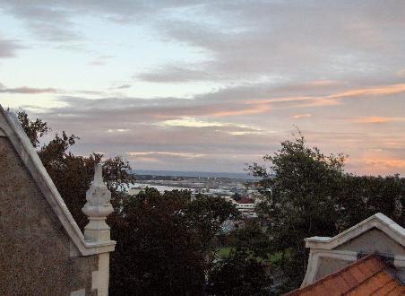 ... mit Blick auf die Stadt!