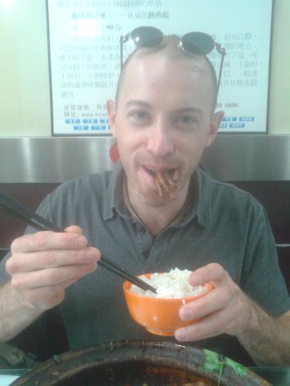 Lecker Huehnerfuesse, das kenne ich nur zu gut von der letzten grossen Reise nach China 