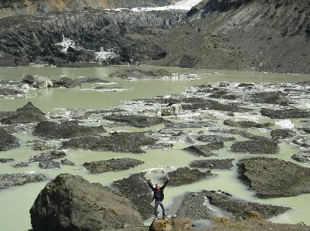 der schwarze Gletscher und sein Islands